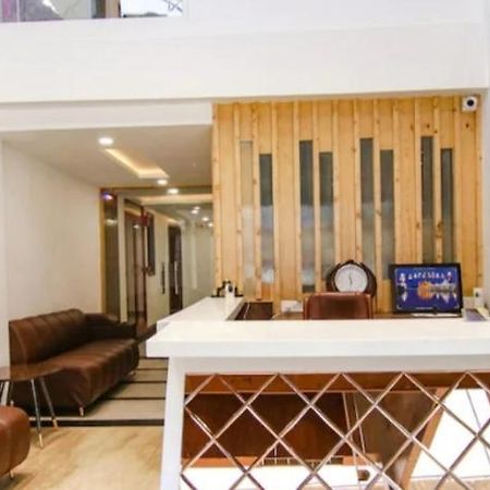 Hotel Prism Grand à Zirakpur Extérieur photo