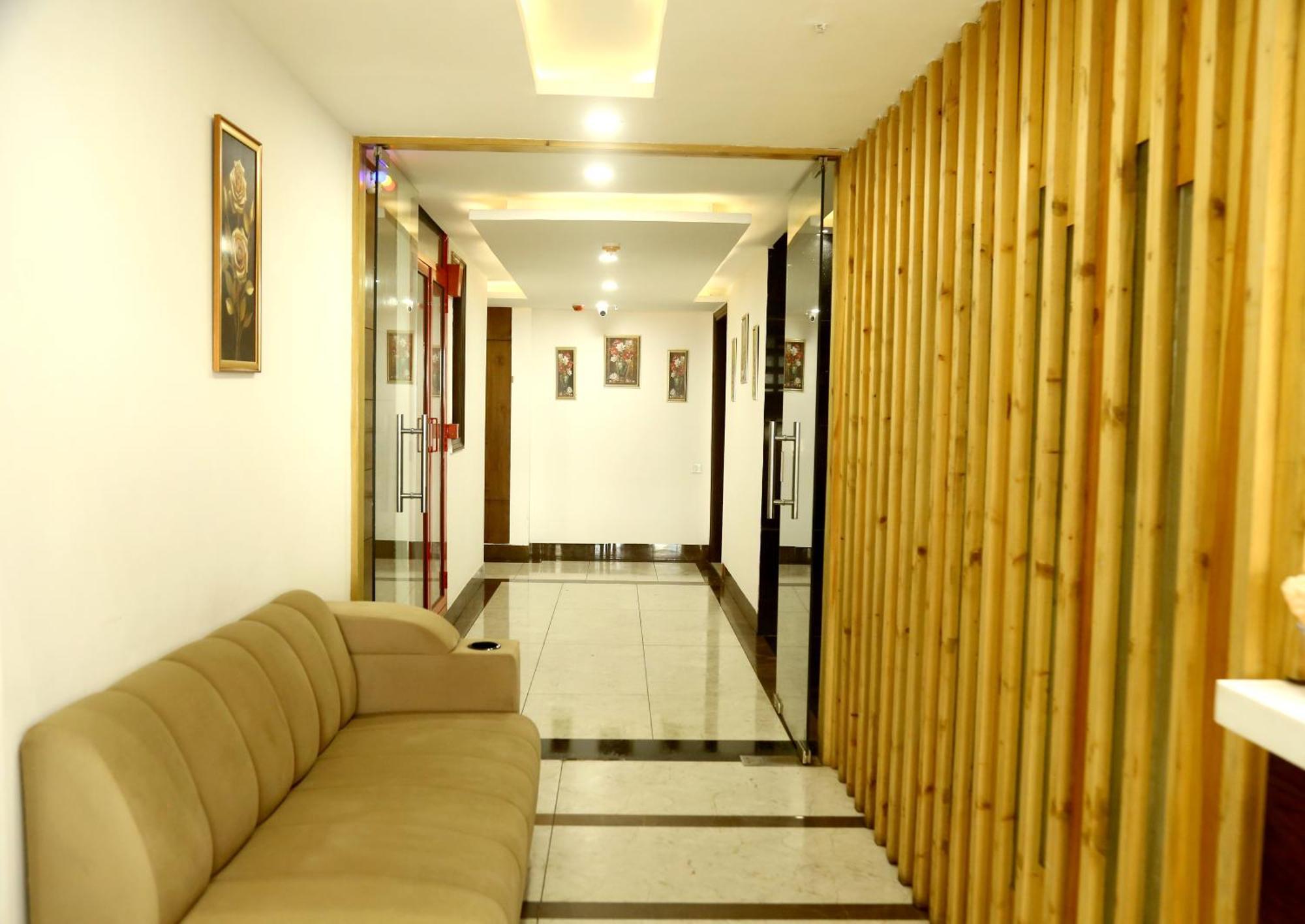Hotel Prism Grand à Zirakpur Extérieur photo