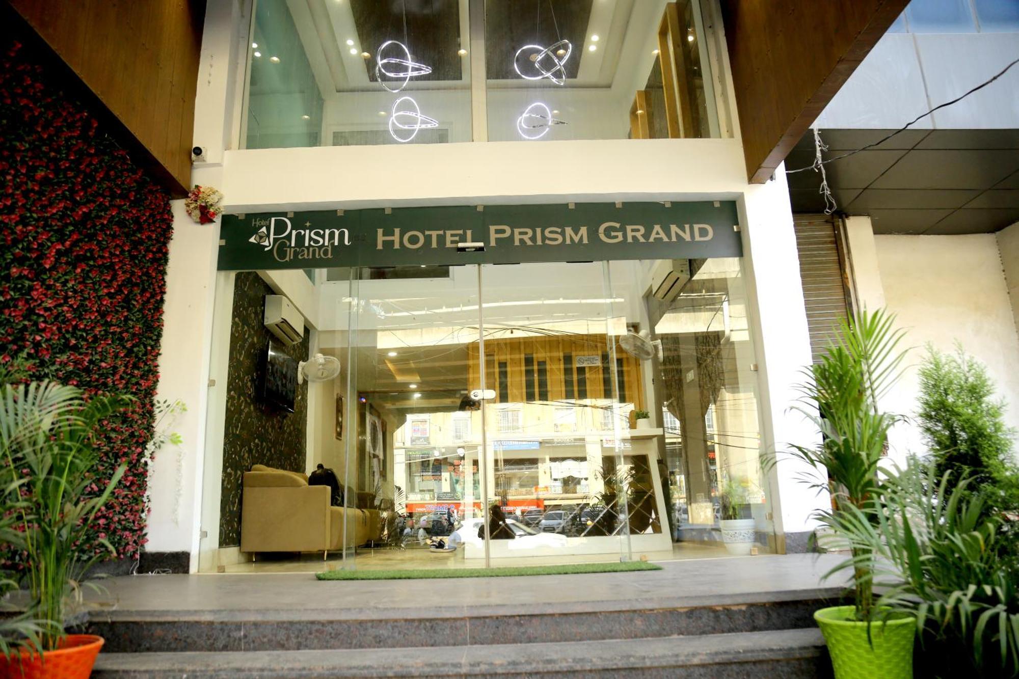 Hotel Prism Grand à Zirakpur Extérieur photo