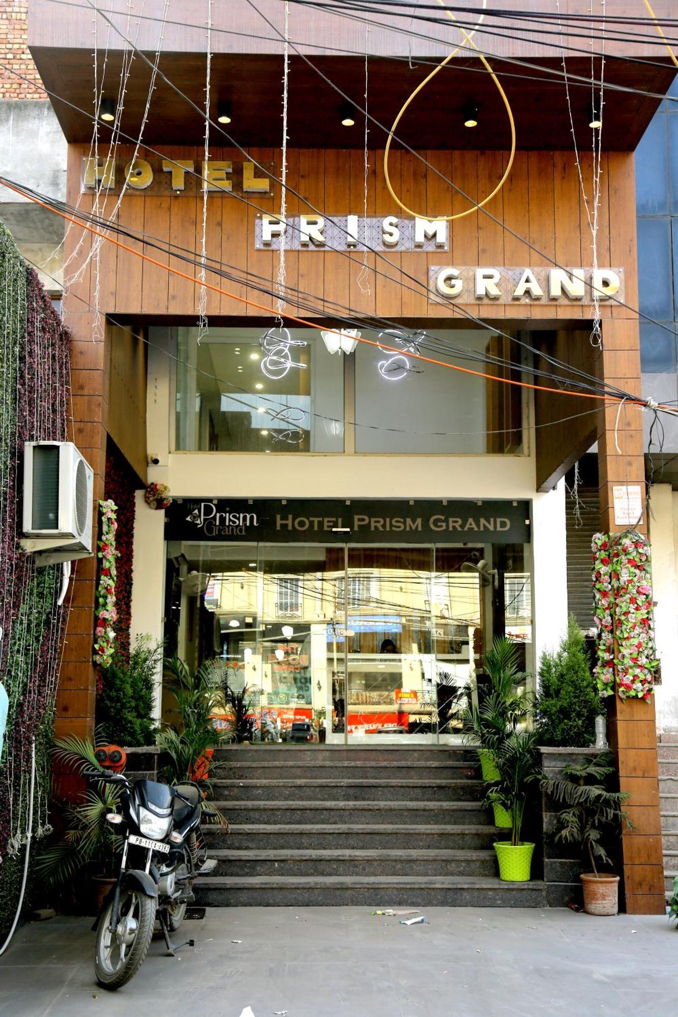 Hotel Prism Grand à Zirakpur Extérieur photo